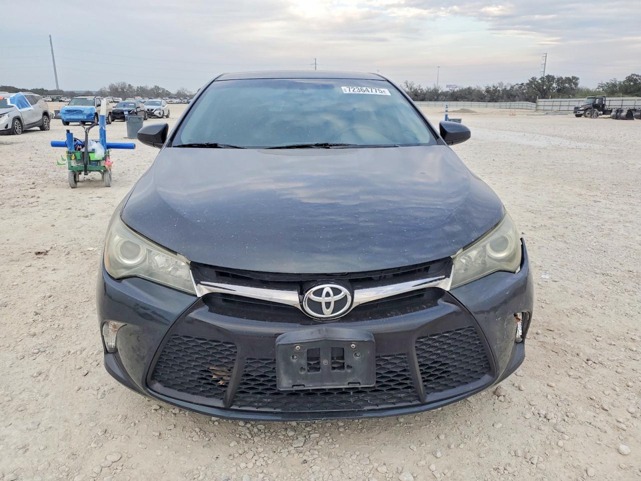 2015 TOYOTA CAMRY LE photo 9