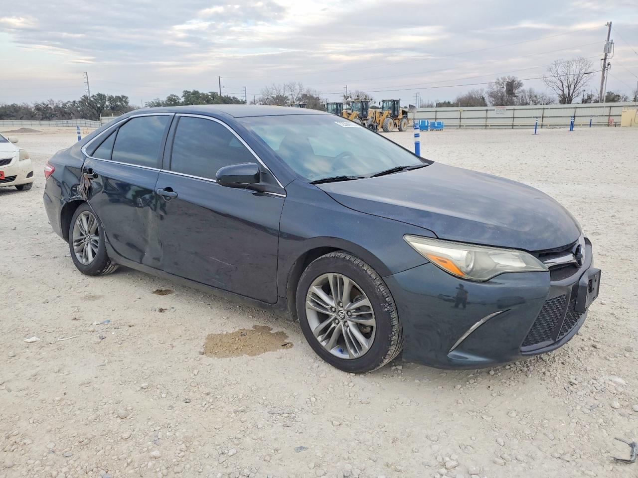 2015 TOYOTA CAMRY LE photo 7