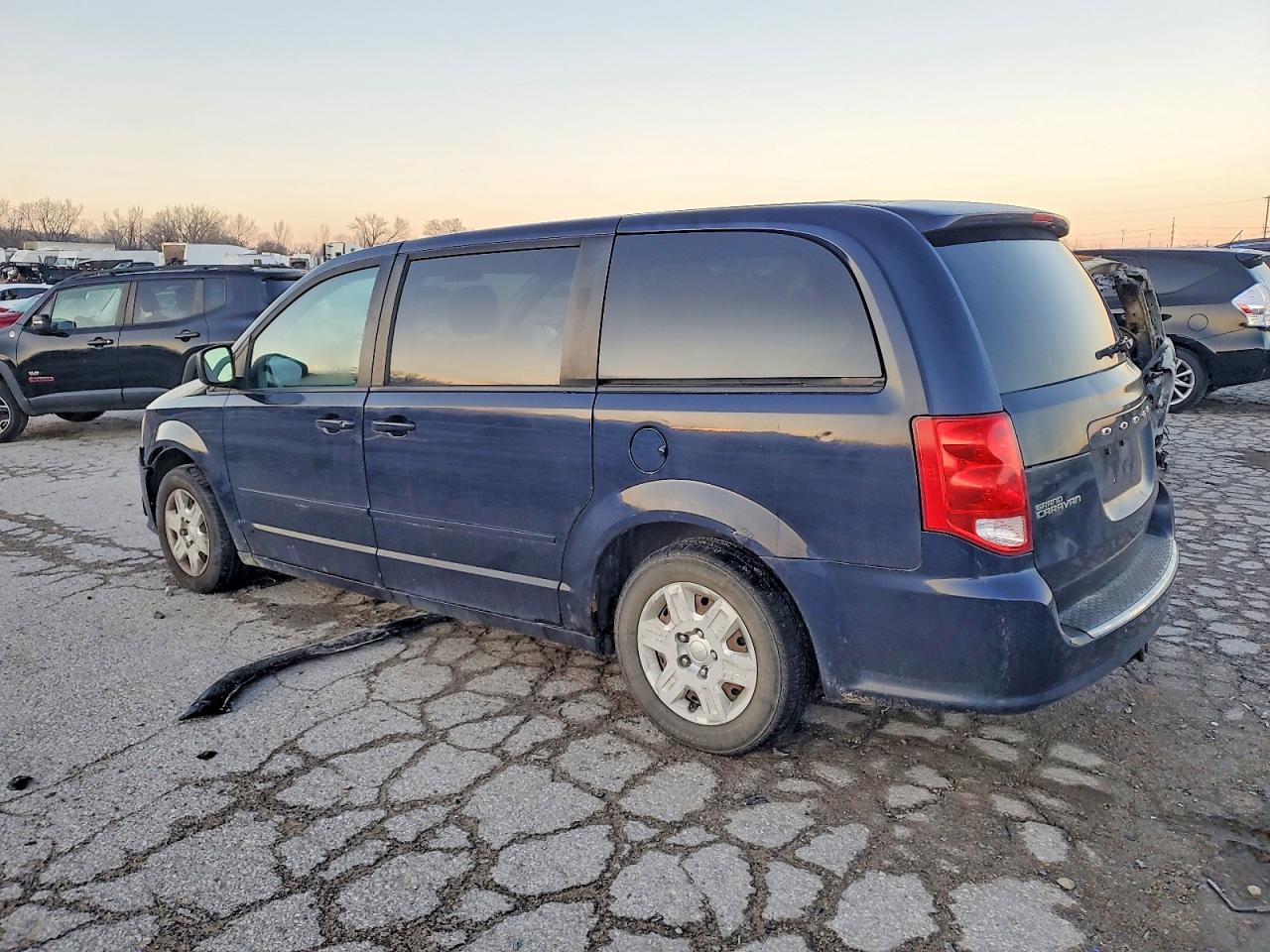 2012 DODGE GRAND CARAVAN SE photo 4