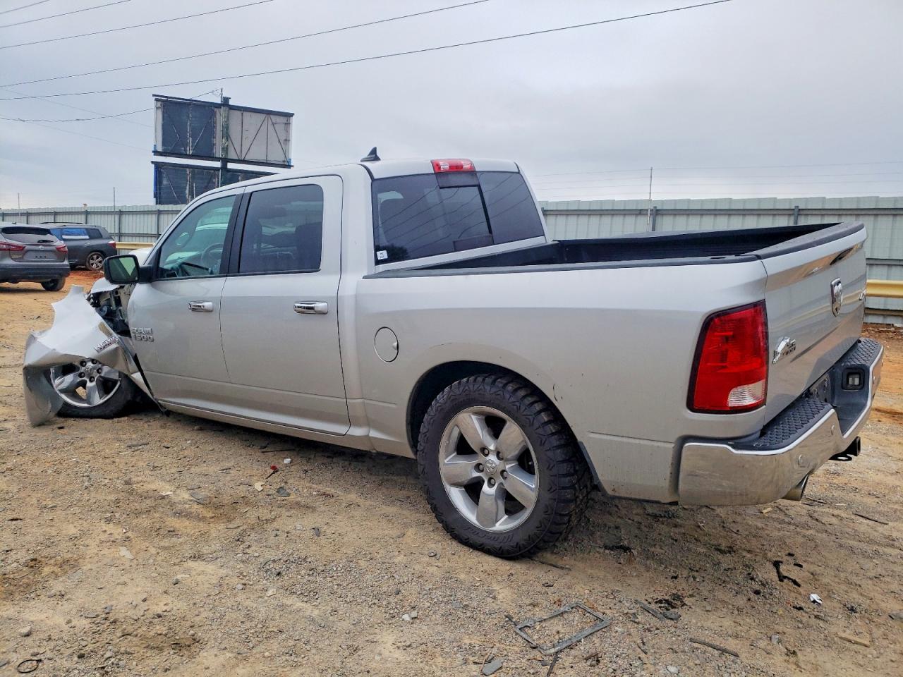 2018 RAM 1500 SLT photo 4
