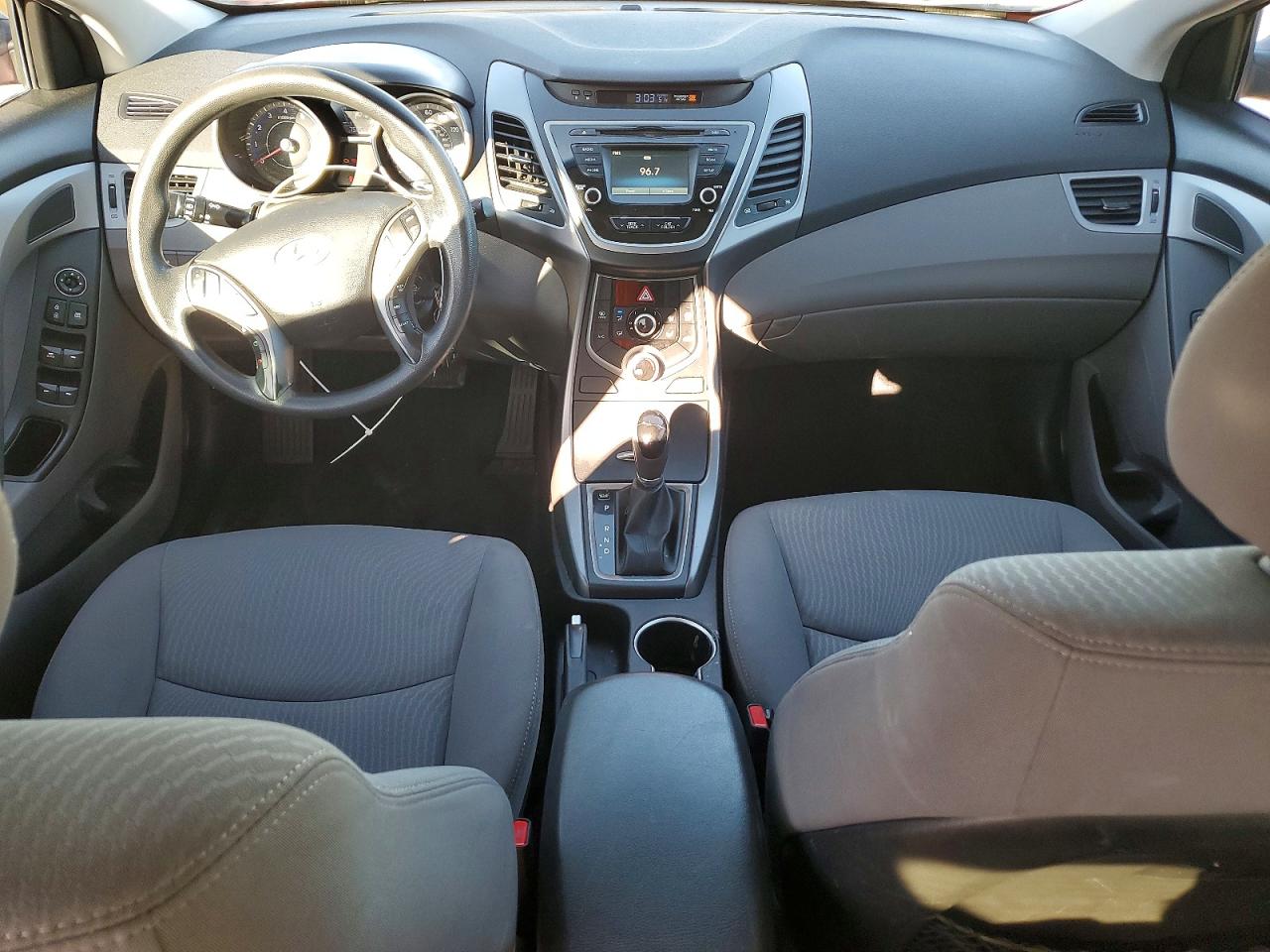 2015 HYUNDAI ELANTRA SE photo 8