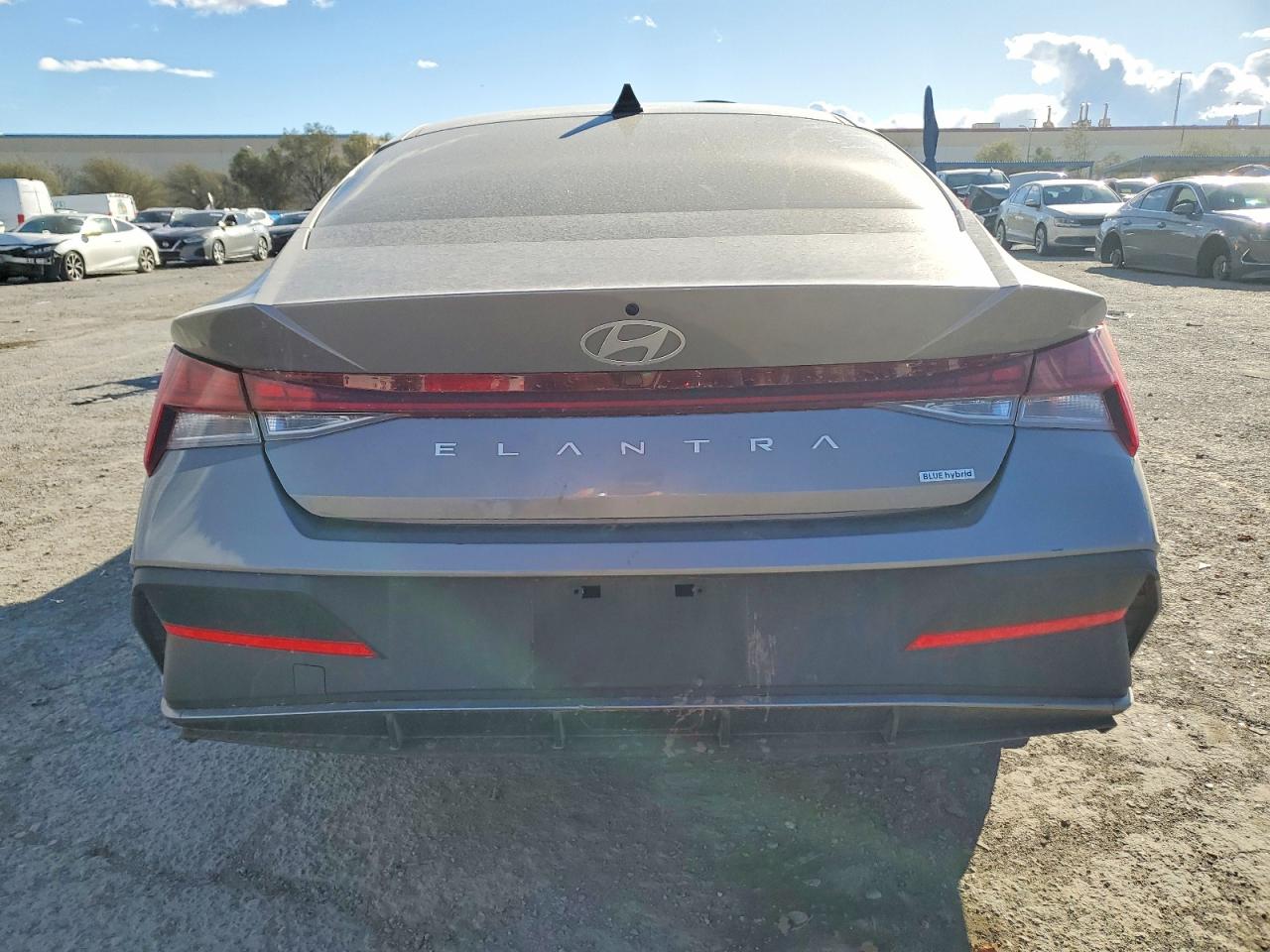 2024 HYUNDAI ELANTRA BLUE photo 6
