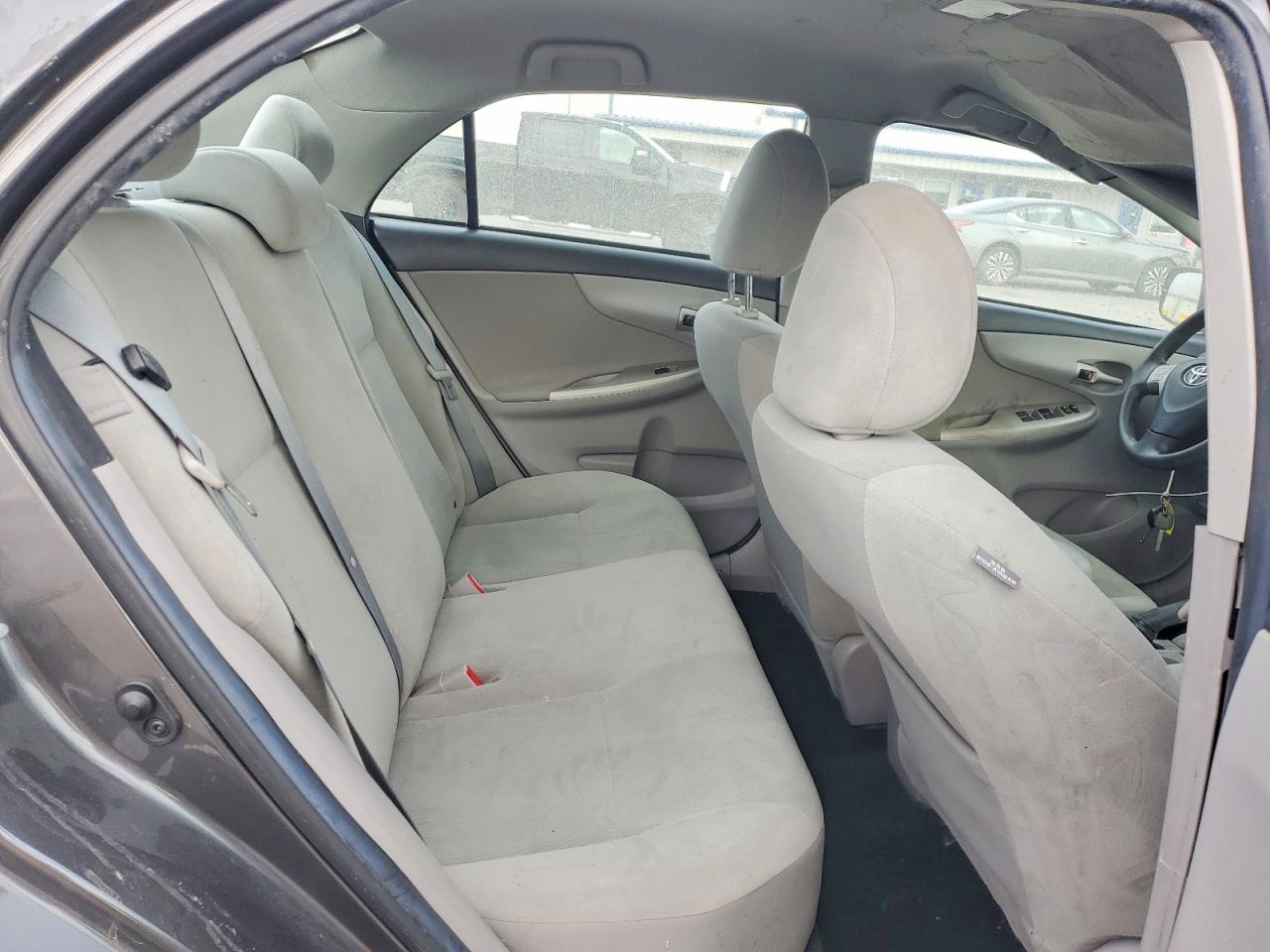2013 TOYOTA COROLLA BASE photo 19