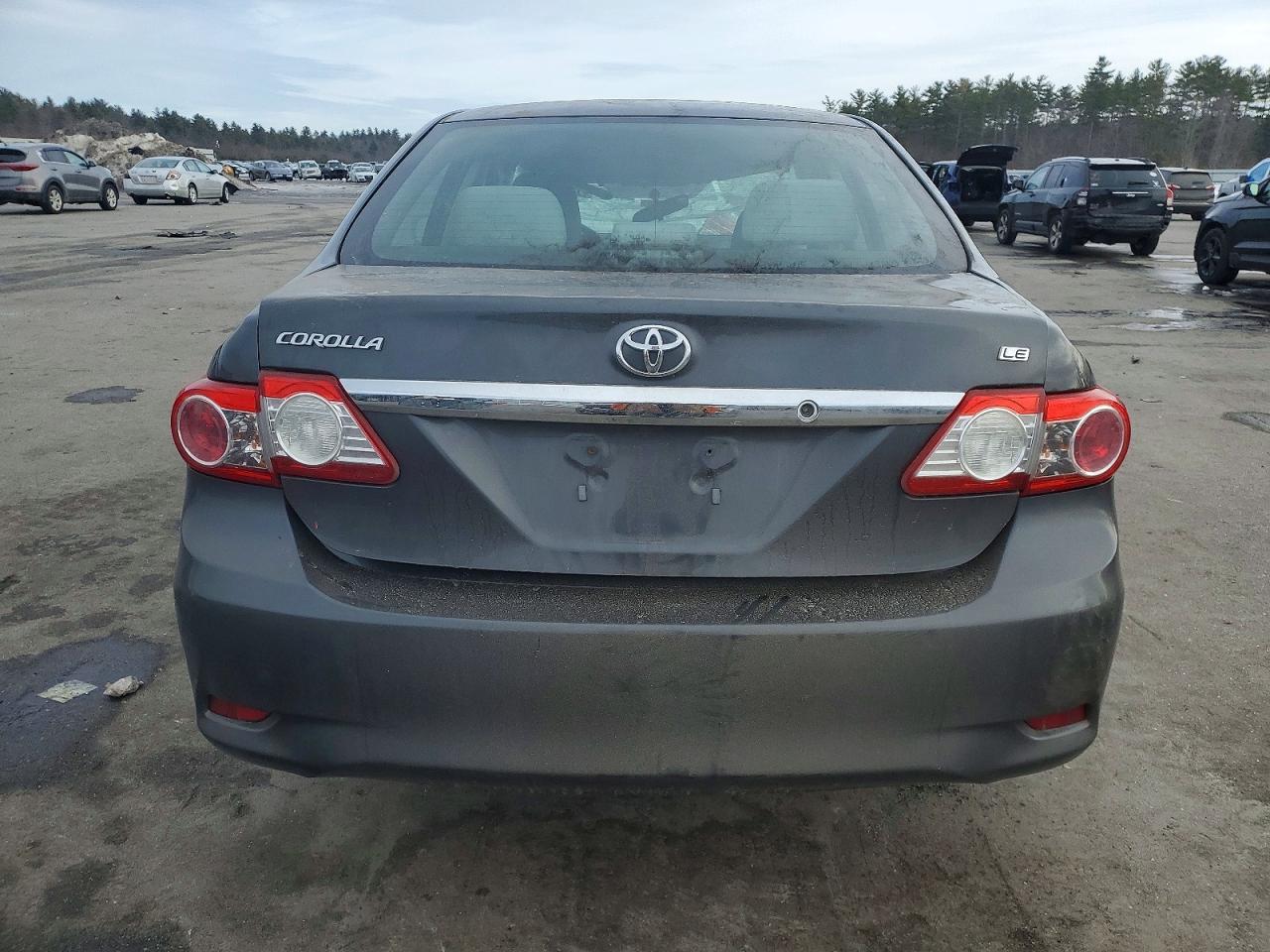2013 TOYOTA COROLLA BASE photo 11