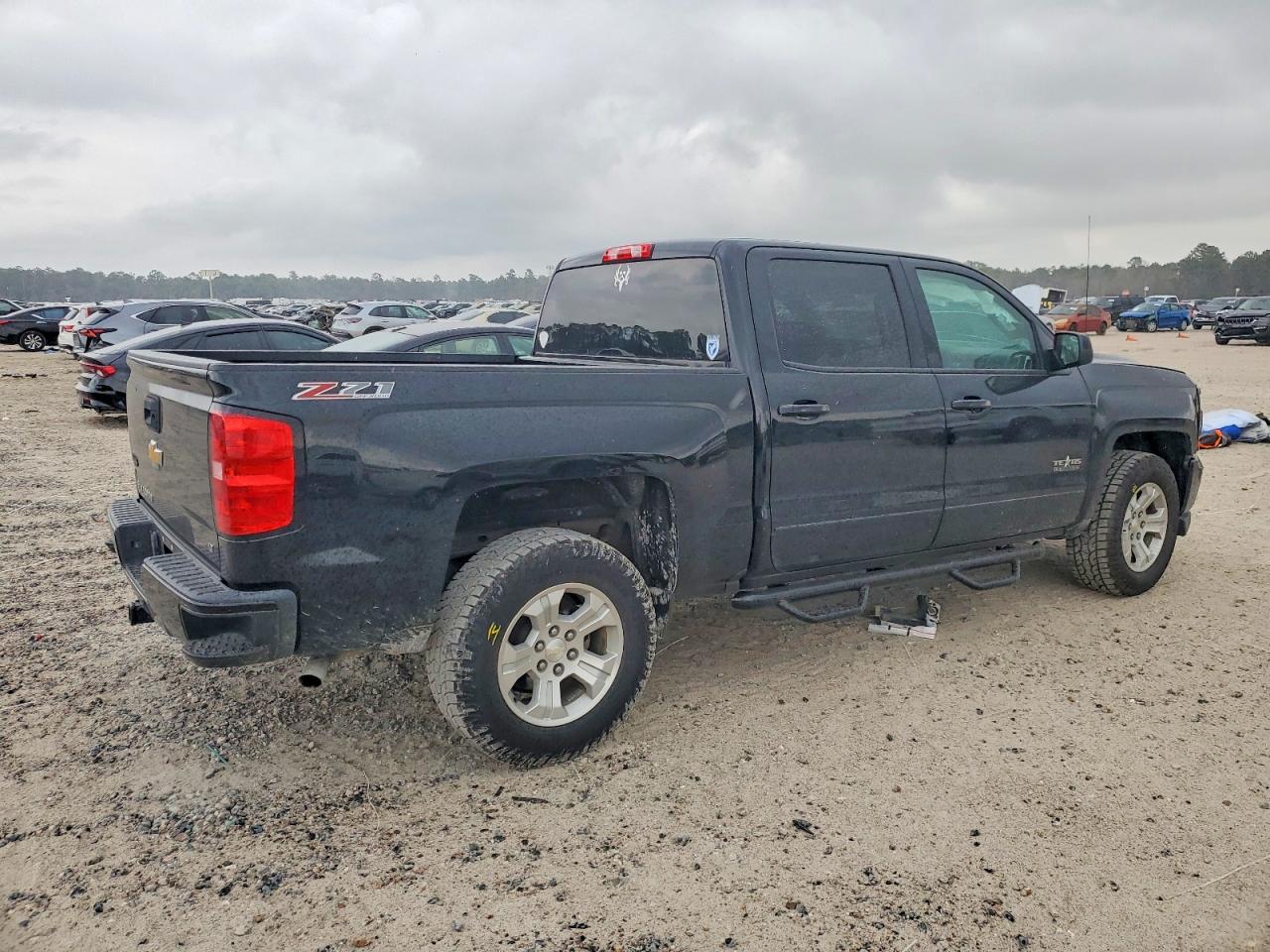 2017 CHEVROLET SILVERADO K1500 LT photo 5