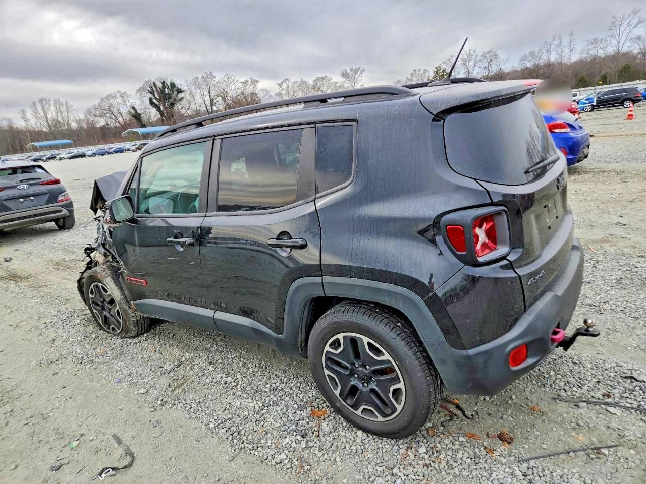 2017 JEEP RENEGADE TRAILHAWK photo 2