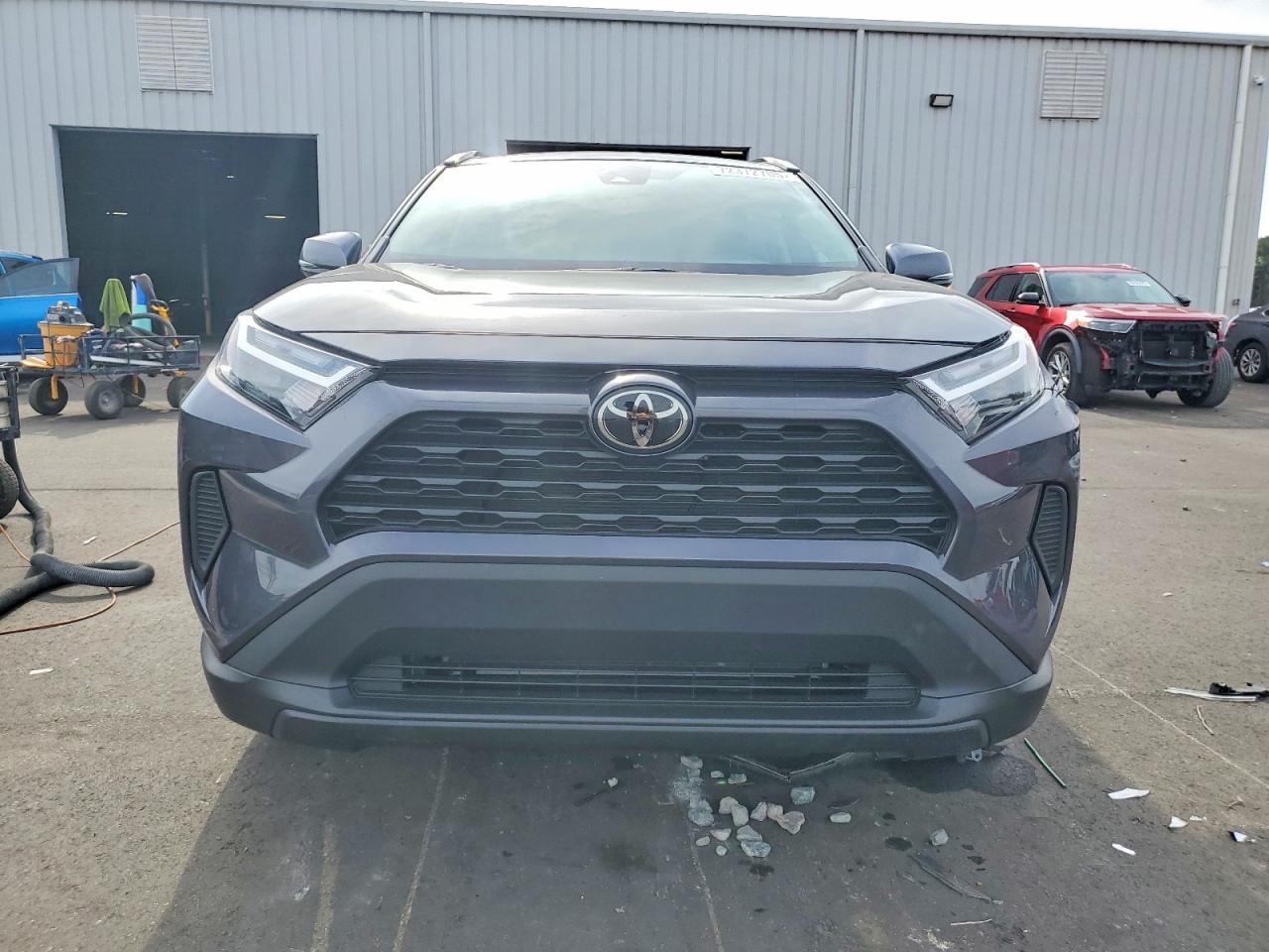 2022 TOYOTA RAV4 XLE photo 9