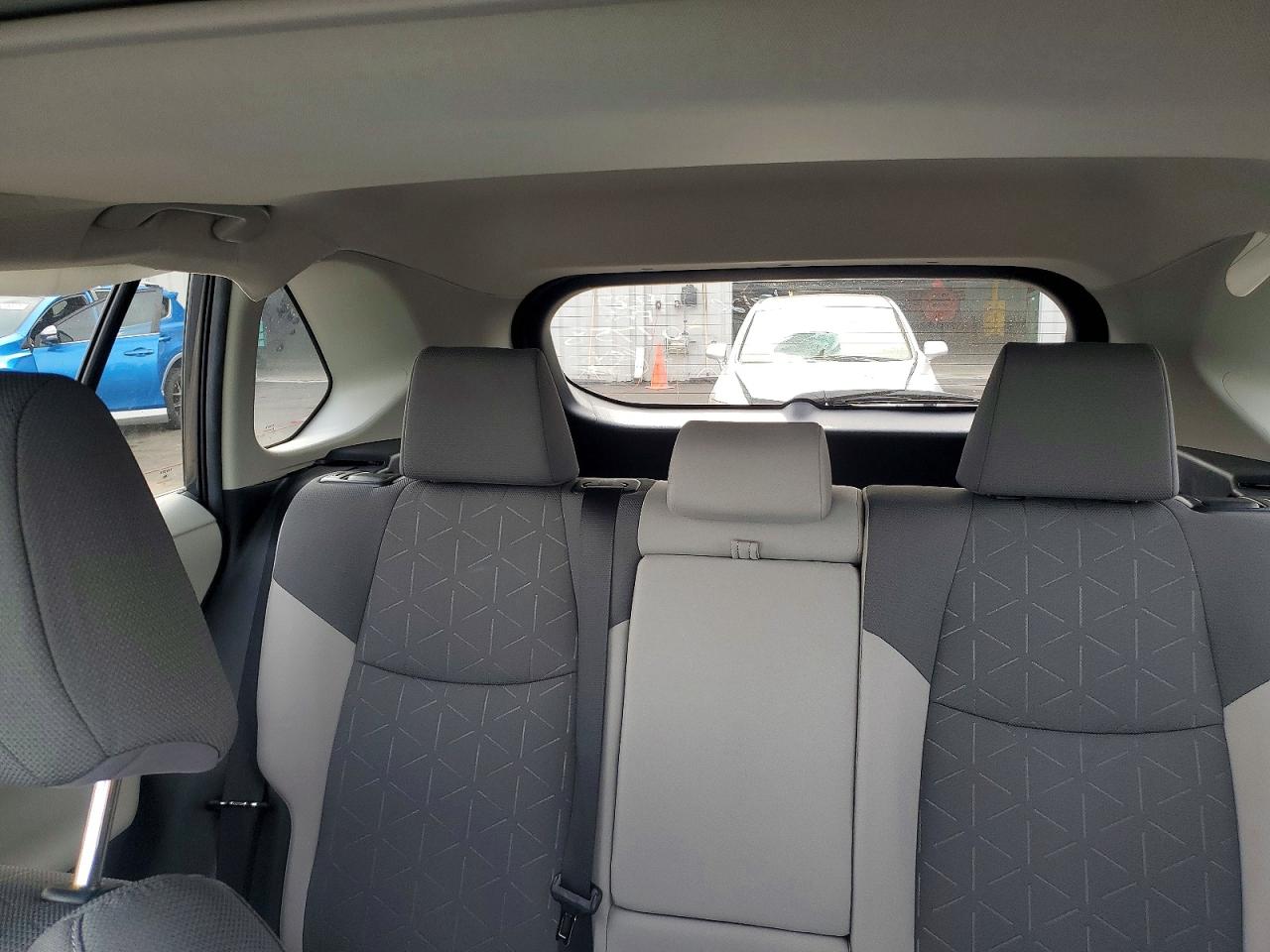 2022 TOYOTA RAV4 XLE photo 19