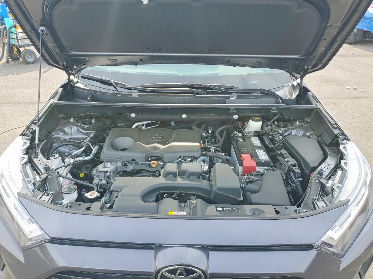 2022 TOYOTA RAV4 XLE photo 23