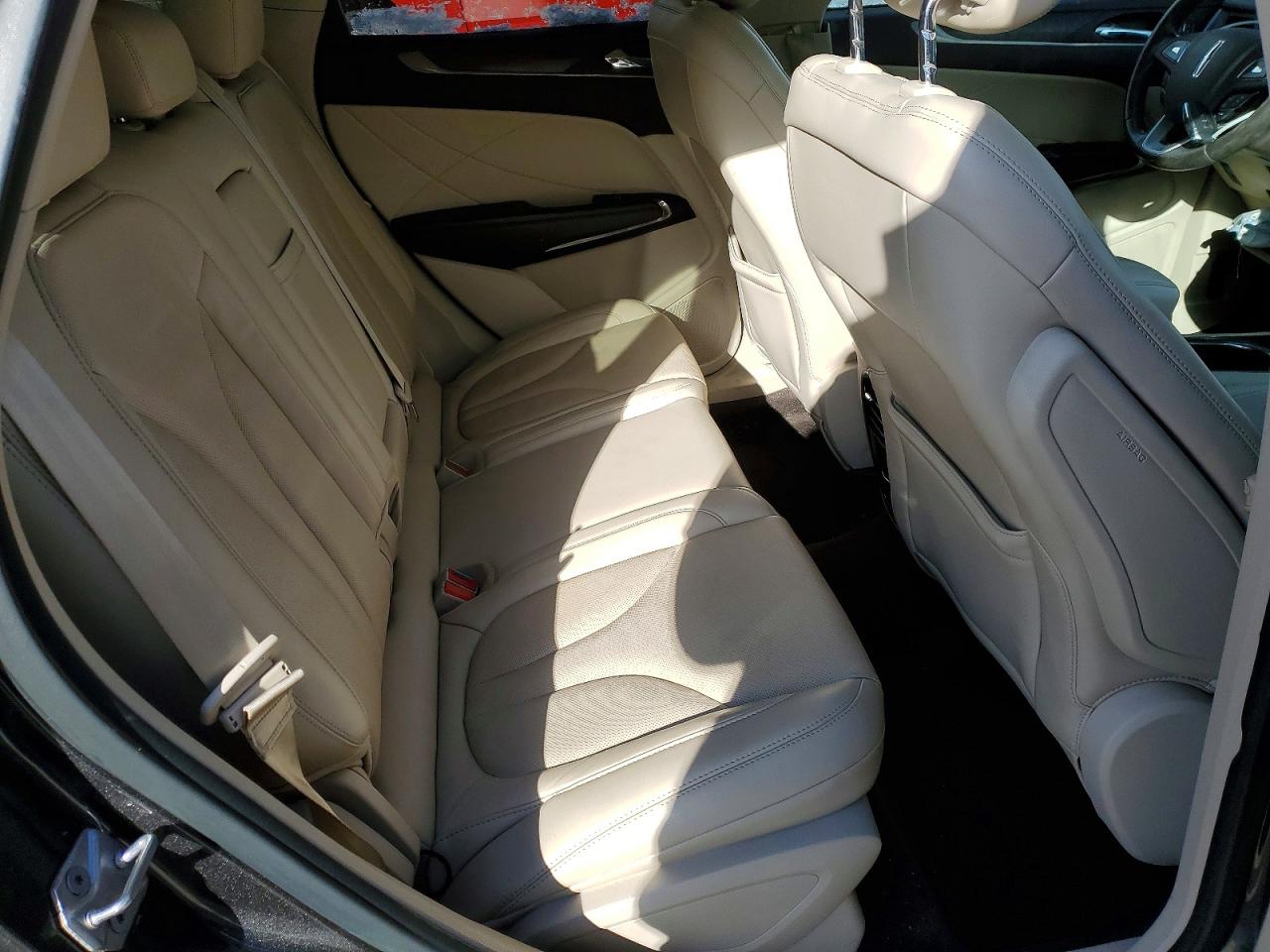 2017 LINCOLN MKC RESERVE photo 31