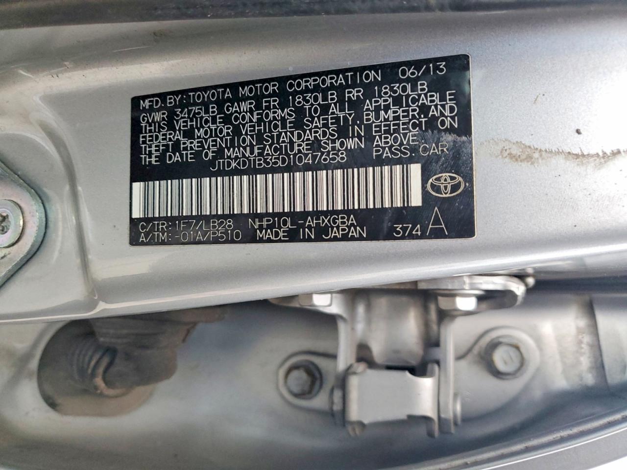 2013 TOYOTA PRIUS C FOUR photo 12