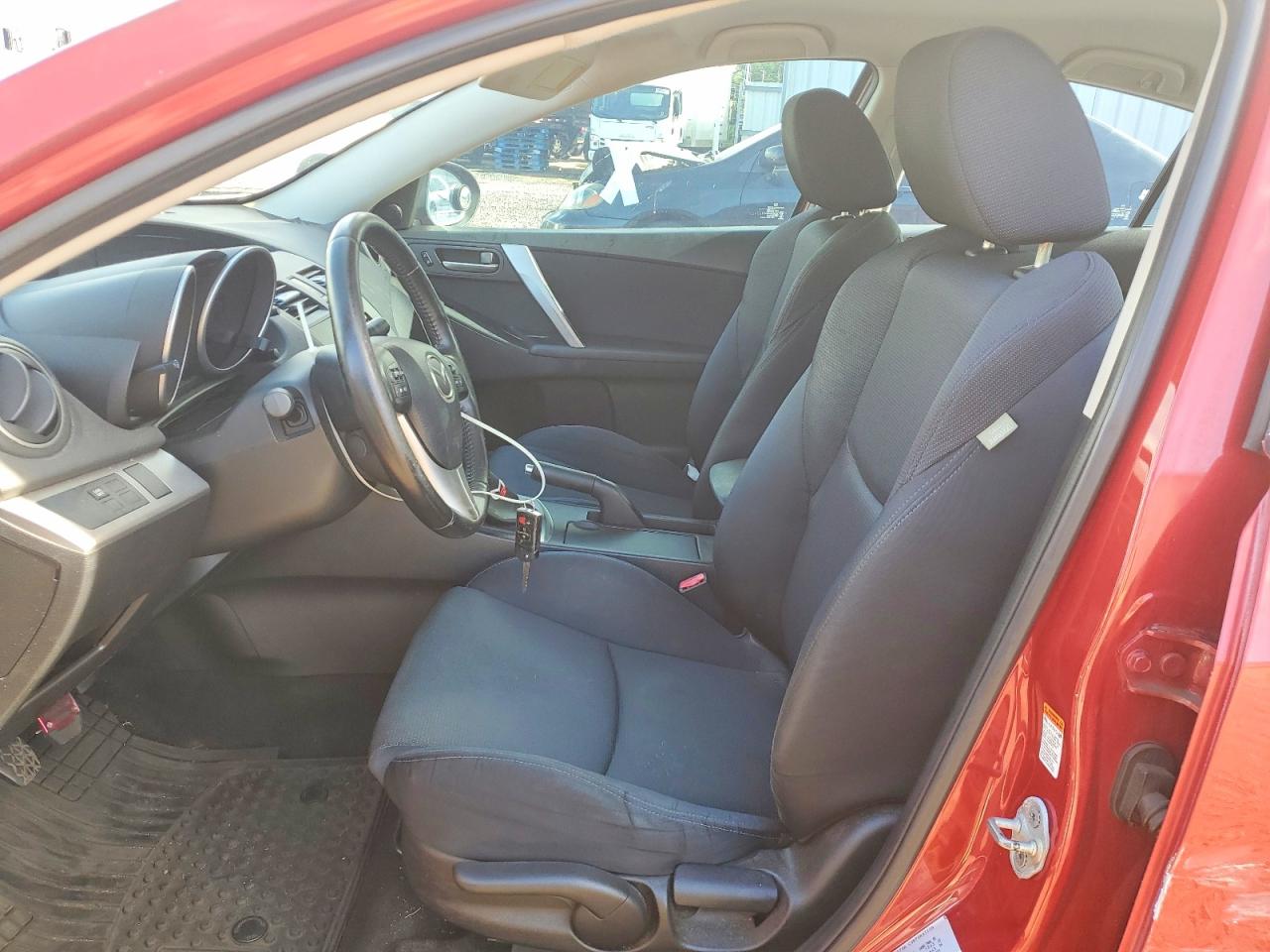 2010 MAZDA 3 S photo 13