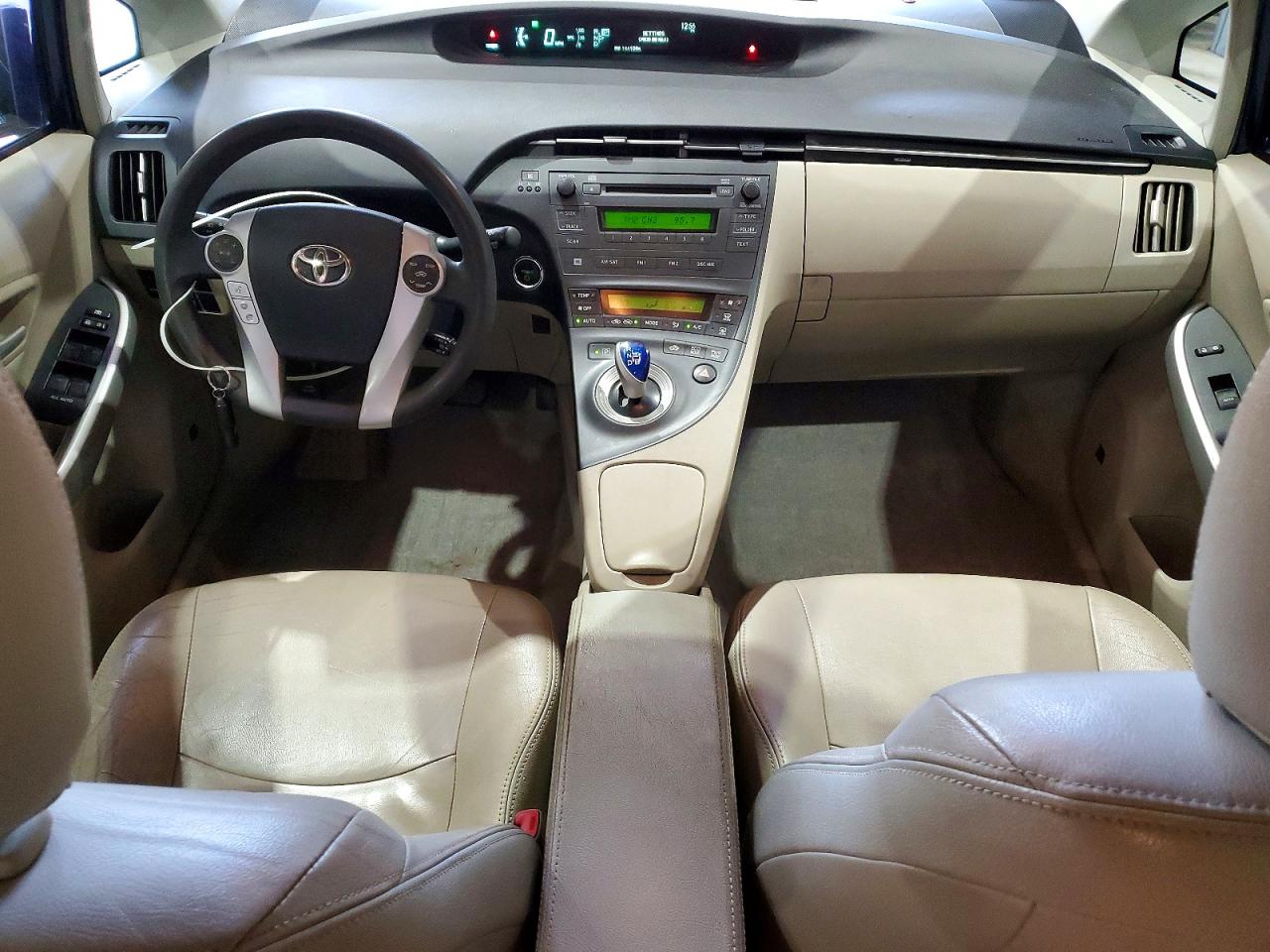 2011 TOYOTA PRIUS photo 15