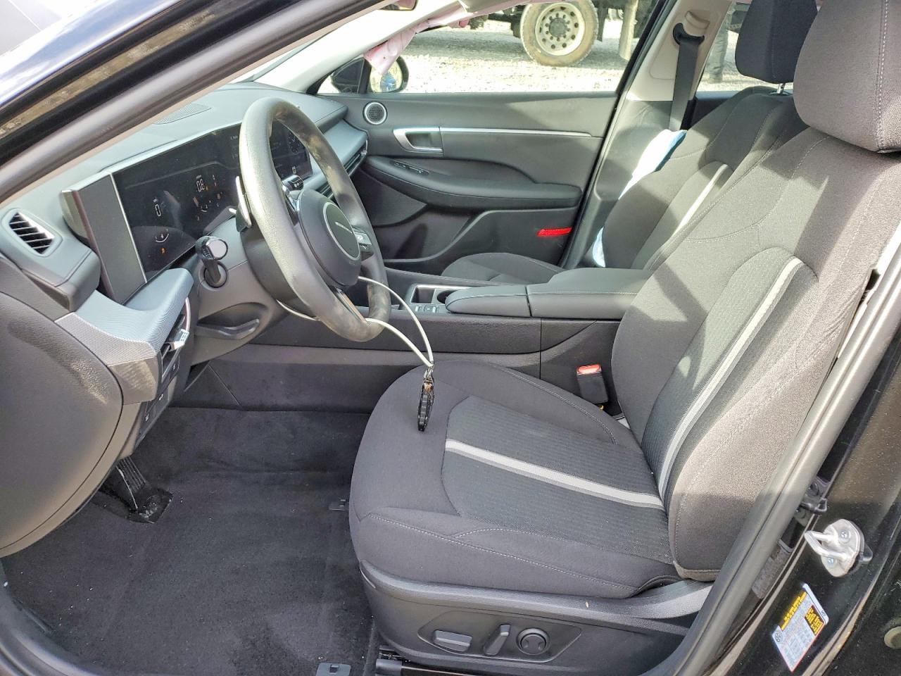 2025 HYUNDAI SONATA SEL photo 13