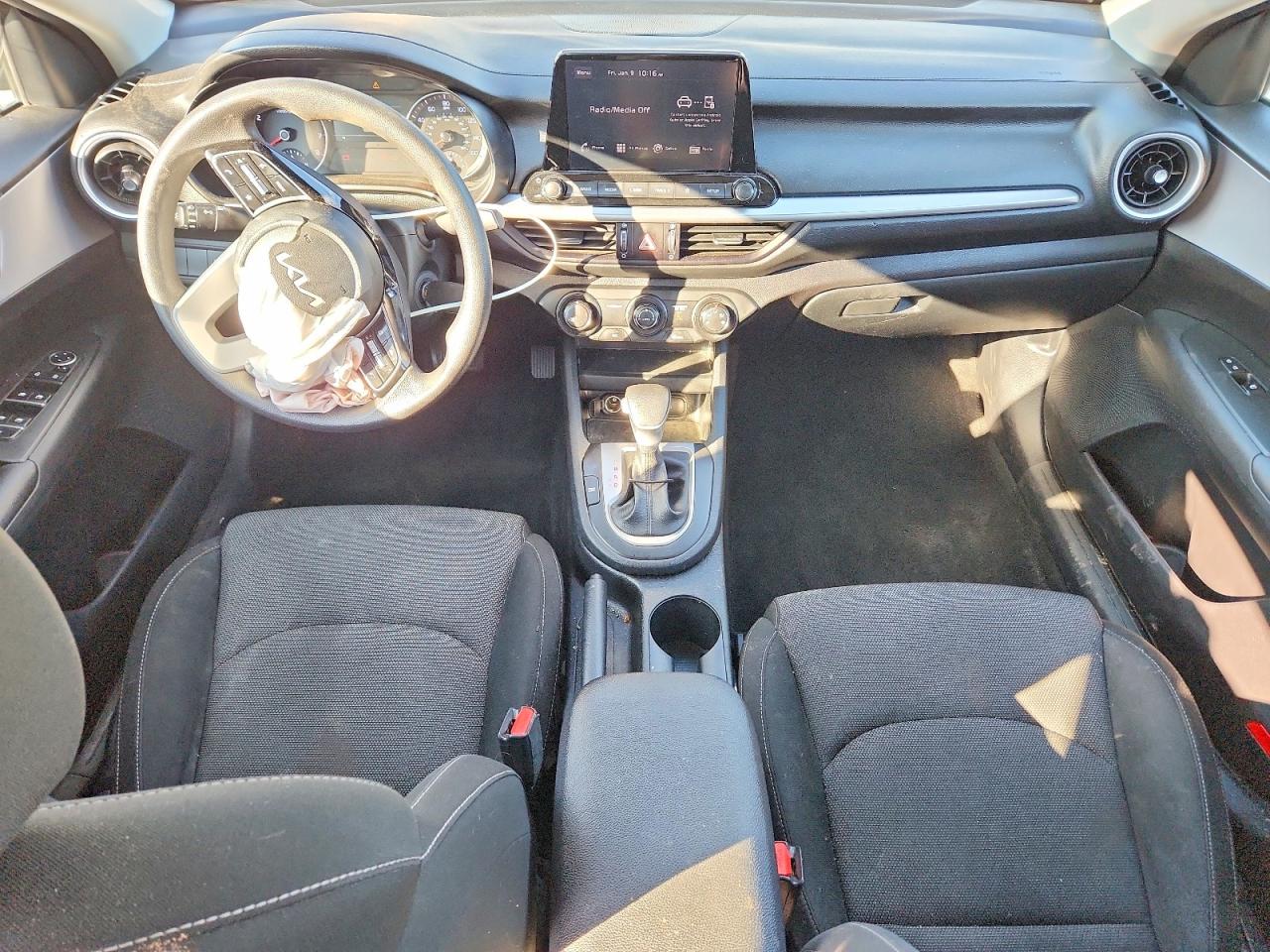 2024 KIA FORTE LX photo 22