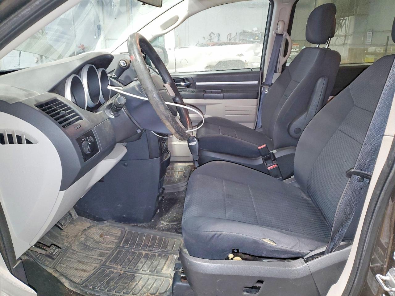 2010 DODGE GRAND CARAVAN SE photo 19