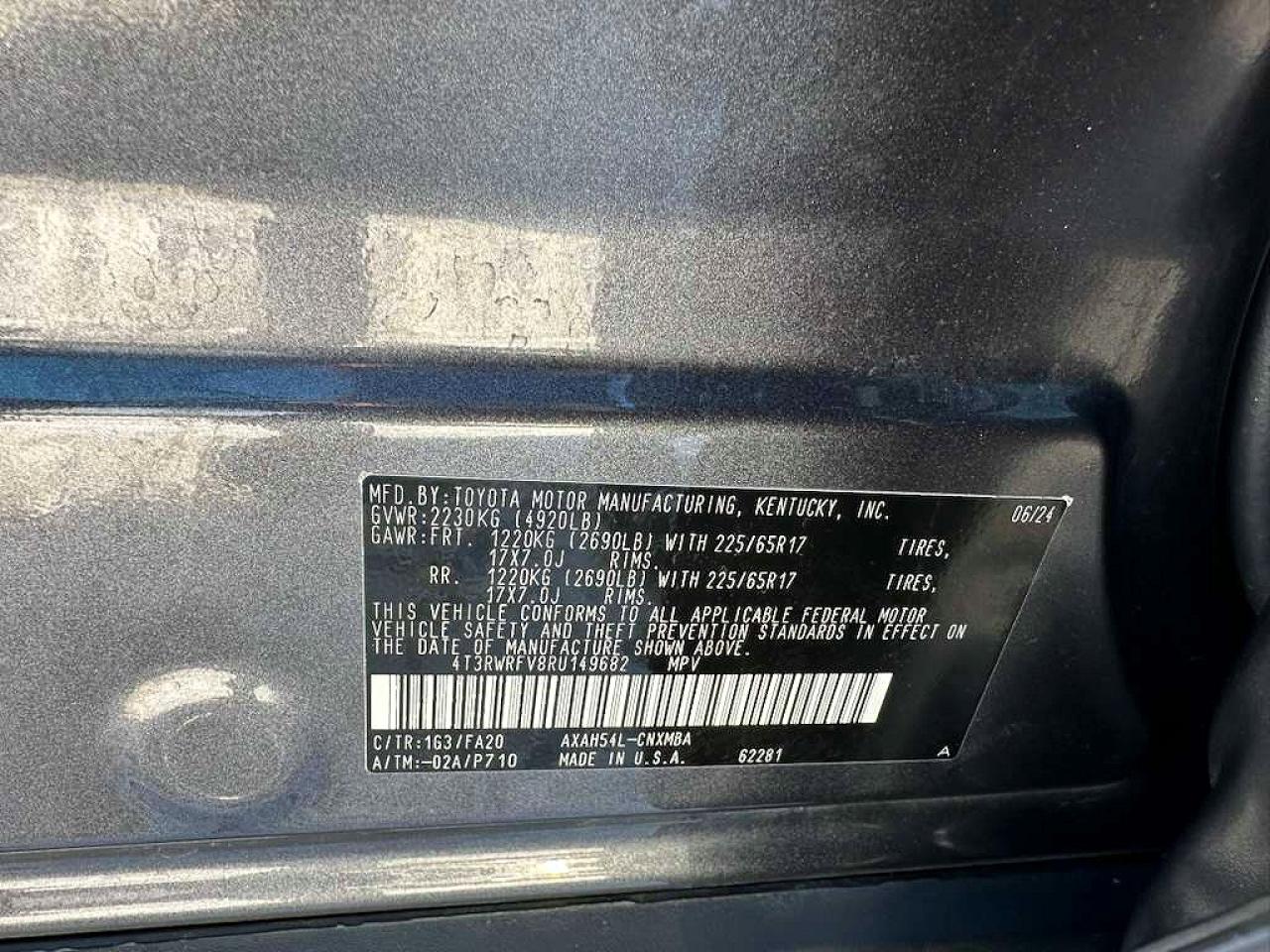 2024 TOYOTA RAV4 XLE photo 19