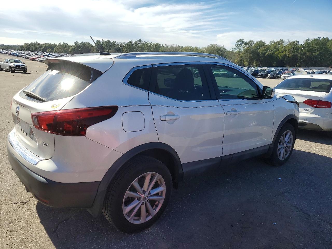 2018 NISSAN ROGUE SPORT S photo 3