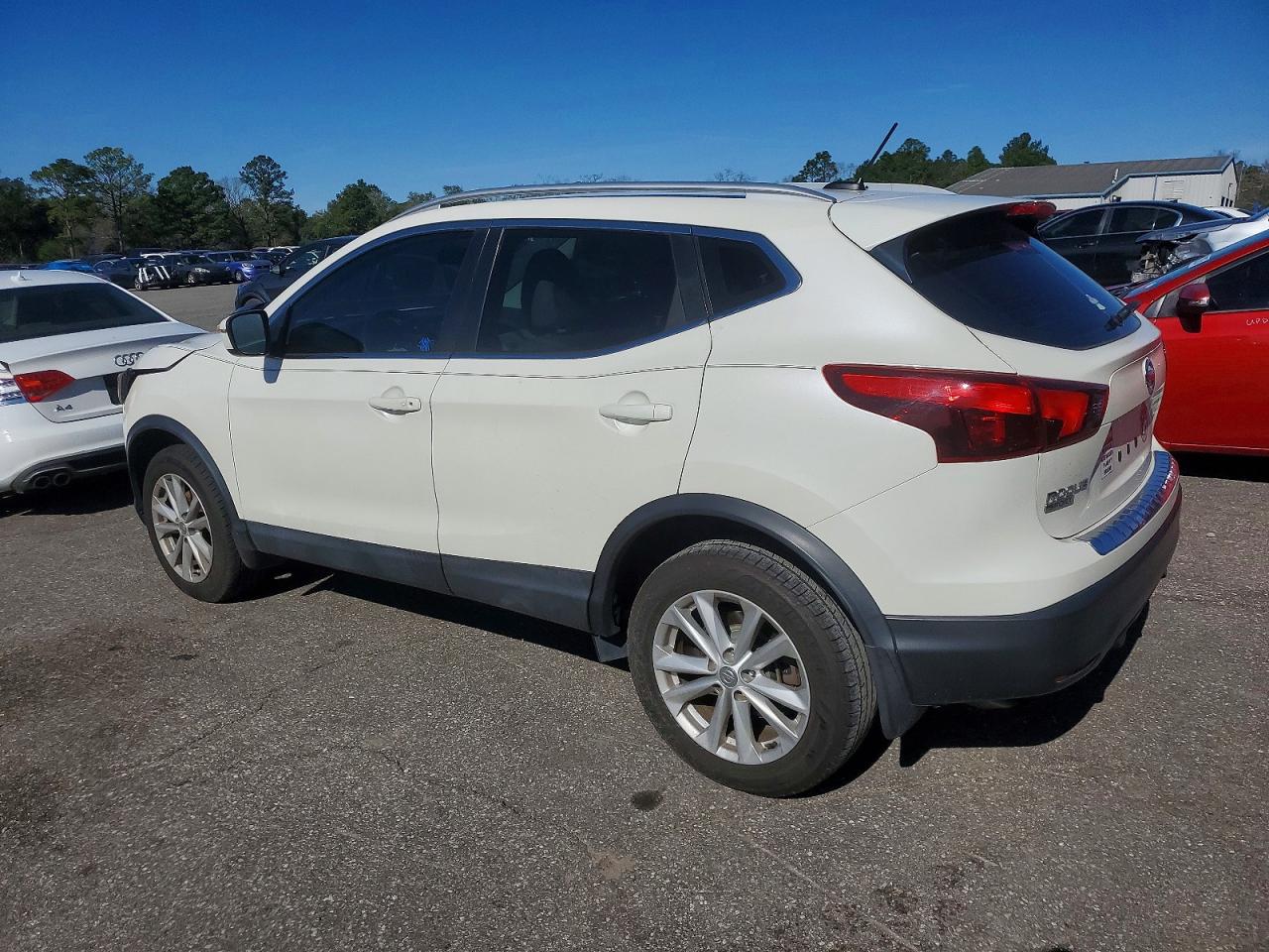 2018 NISSAN ROGUE SPORT S photo 2