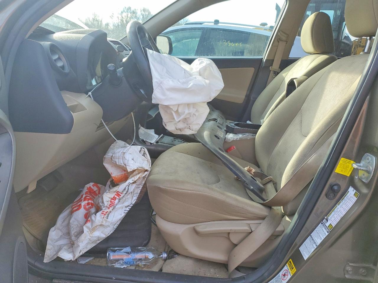 2012 TOYOTA RAV4 BASE photo 13