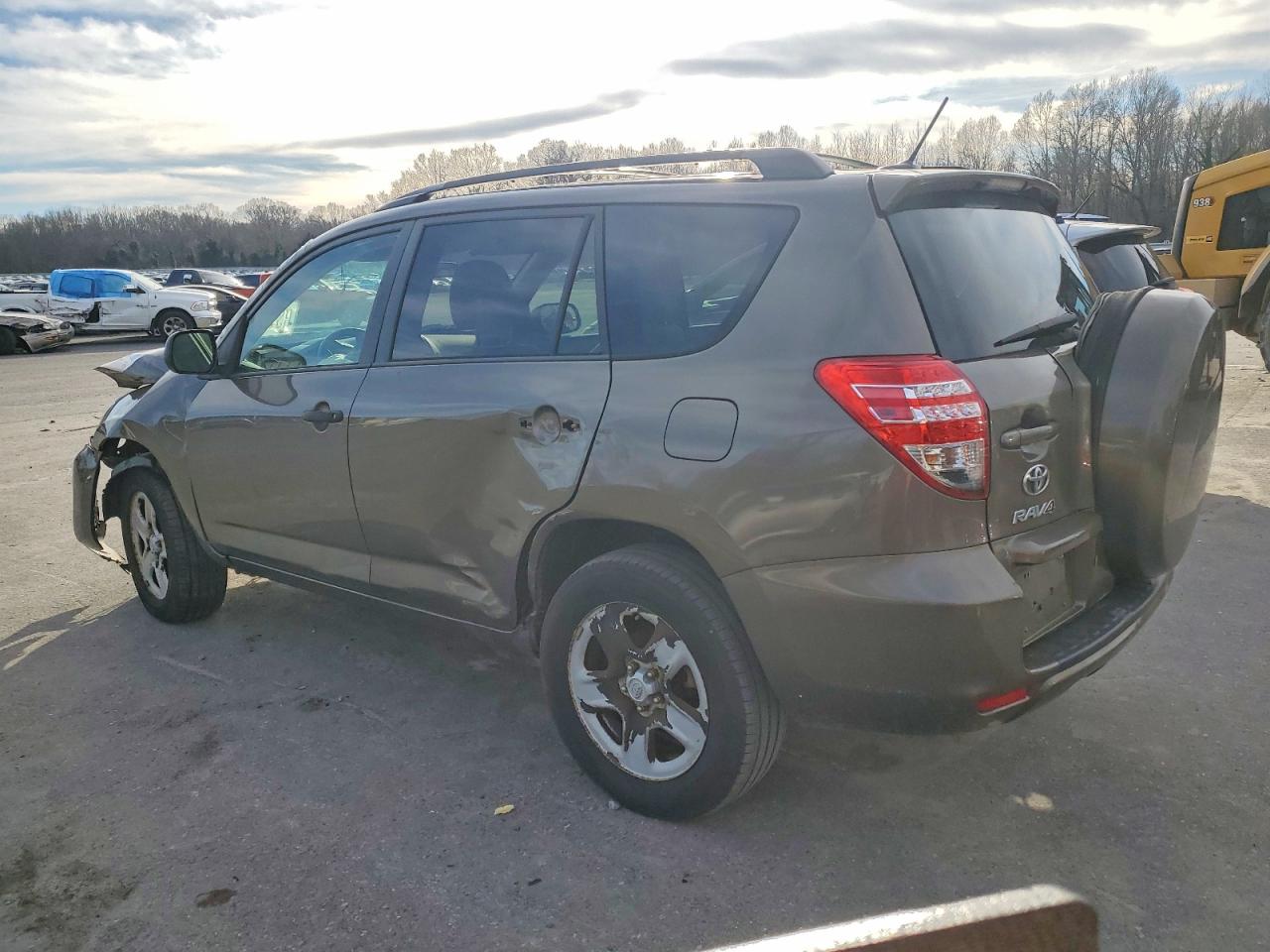 2012 TOYOTA RAV4 BASE photo 3