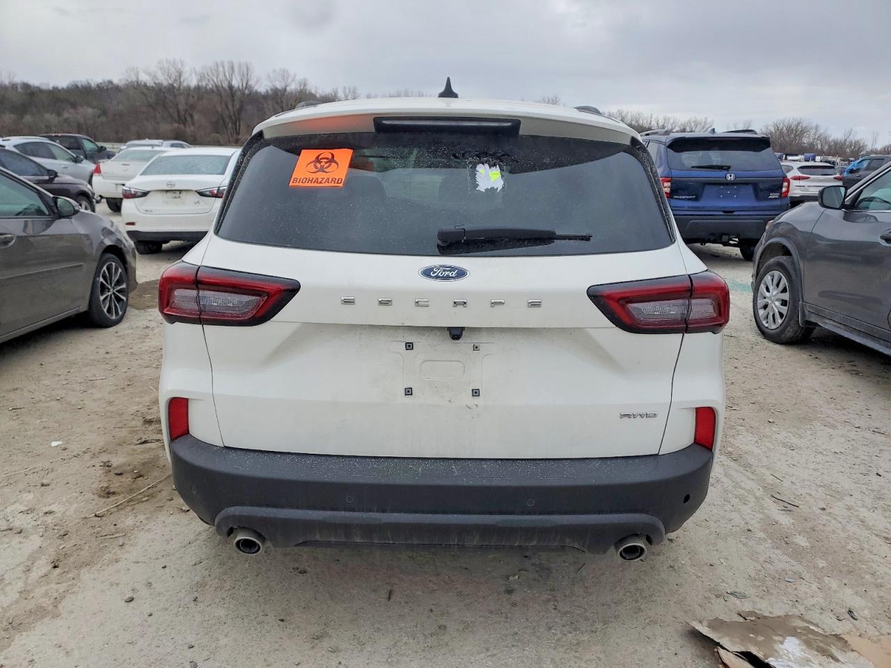 2025 FORD ESCAPE ST LINE photo 16