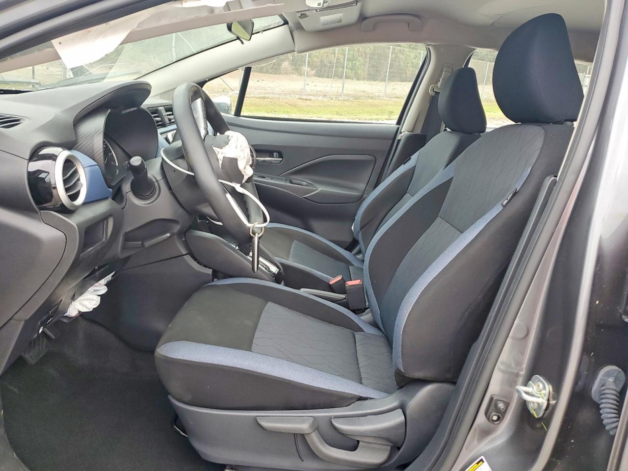 2025 NISSAN VERSA SV photo 7