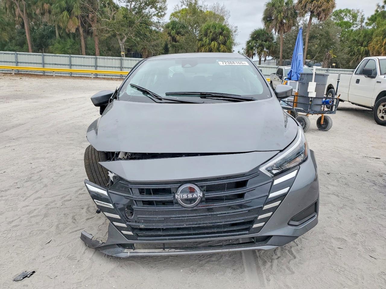 2025 NISSAN VERSA SV photo 5