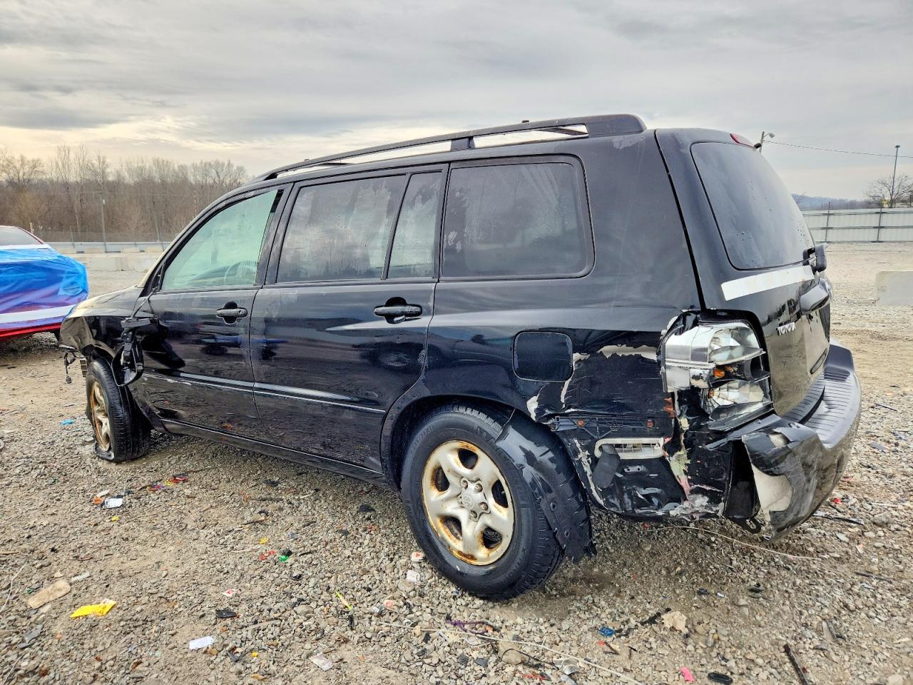 2004 TOYOTA HIGHLANDER BASE photo 2