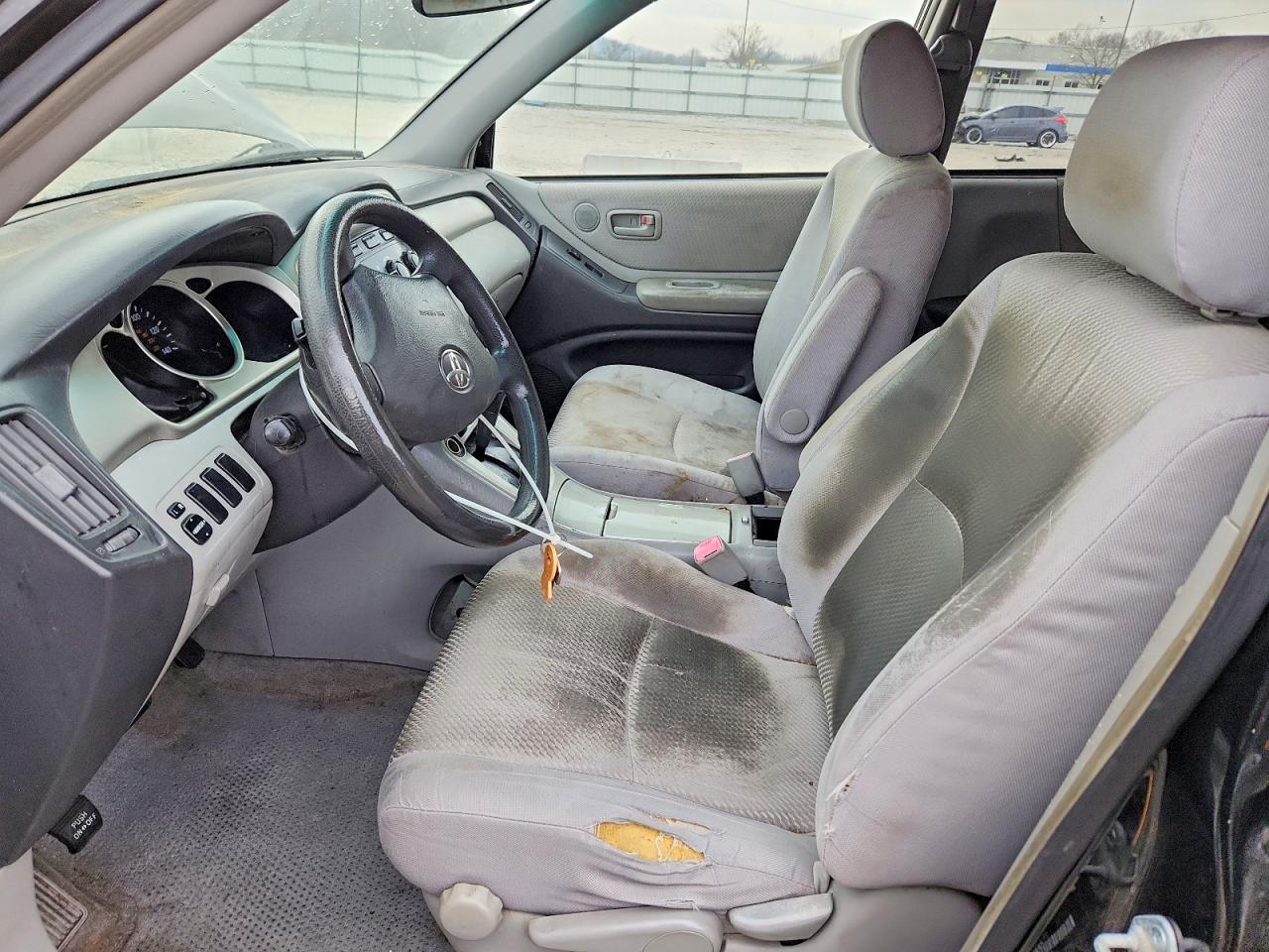 2004 TOYOTA HIGHLANDER BASE photo 7