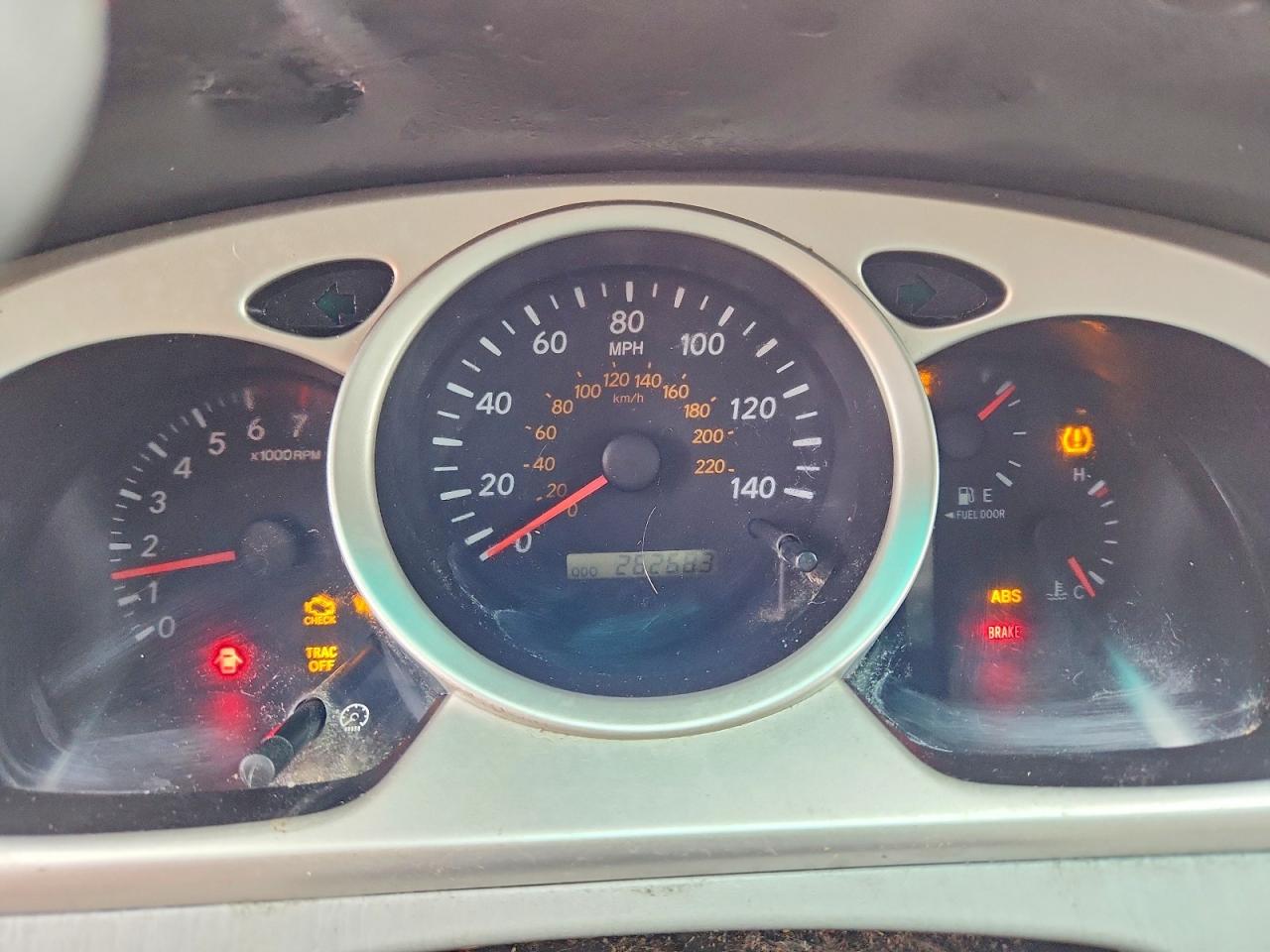 2004 TOYOTA HIGHLANDER BASE photo 9