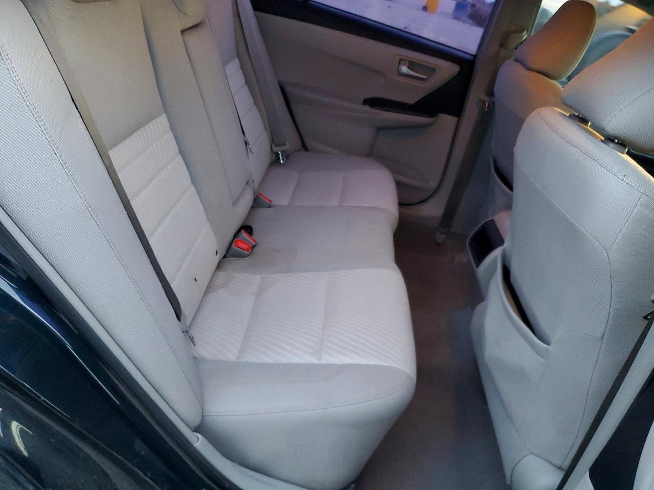 2017 TOYOTA CAMRY LE photo 19