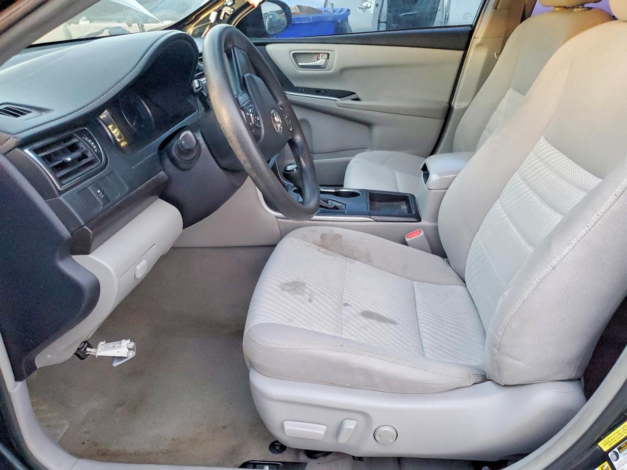 2017 TOYOTA CAMRY LE photo 13