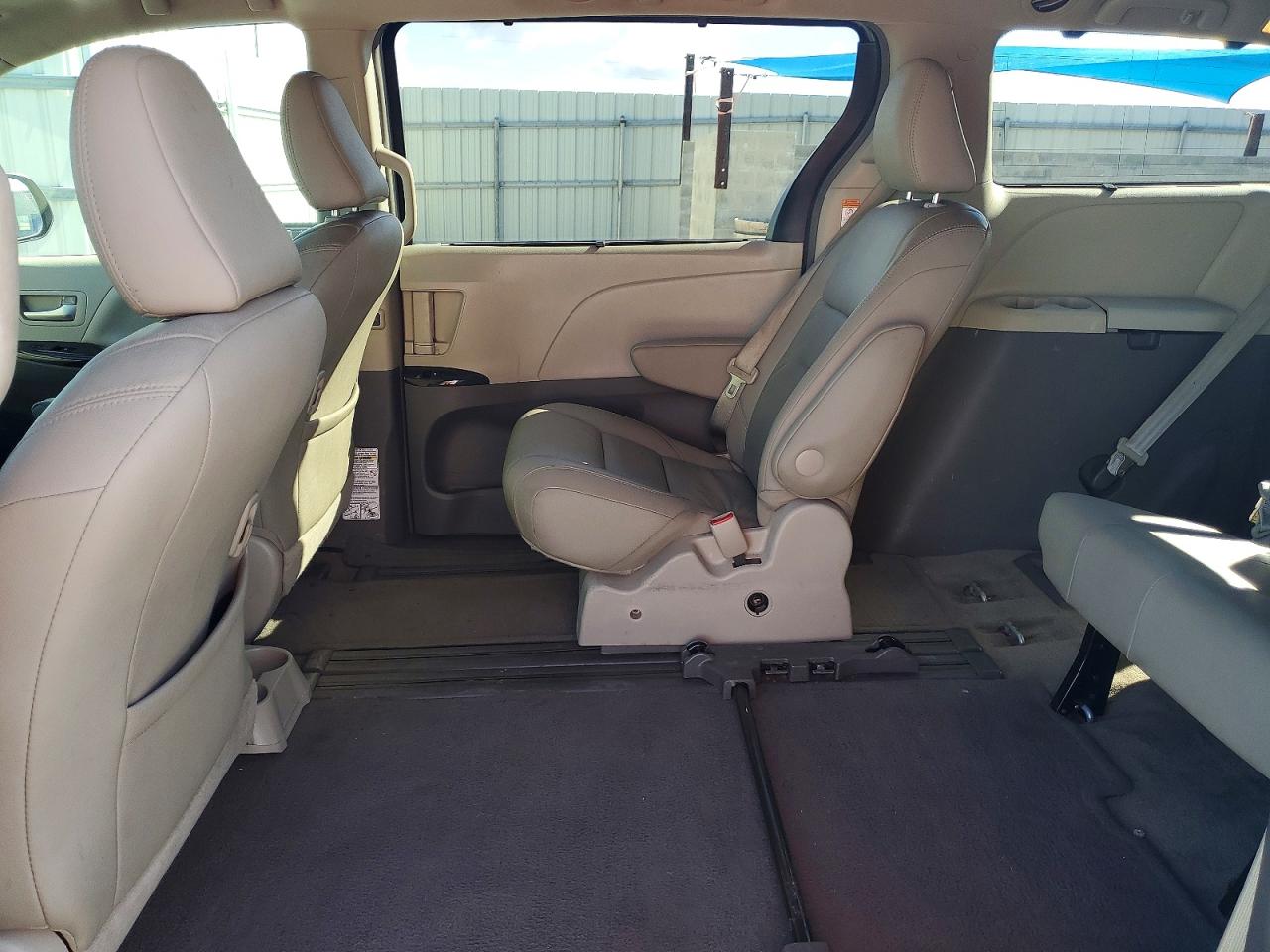 2016 TOYOTA SIENNA XLE 8-PASSENGER photo 11