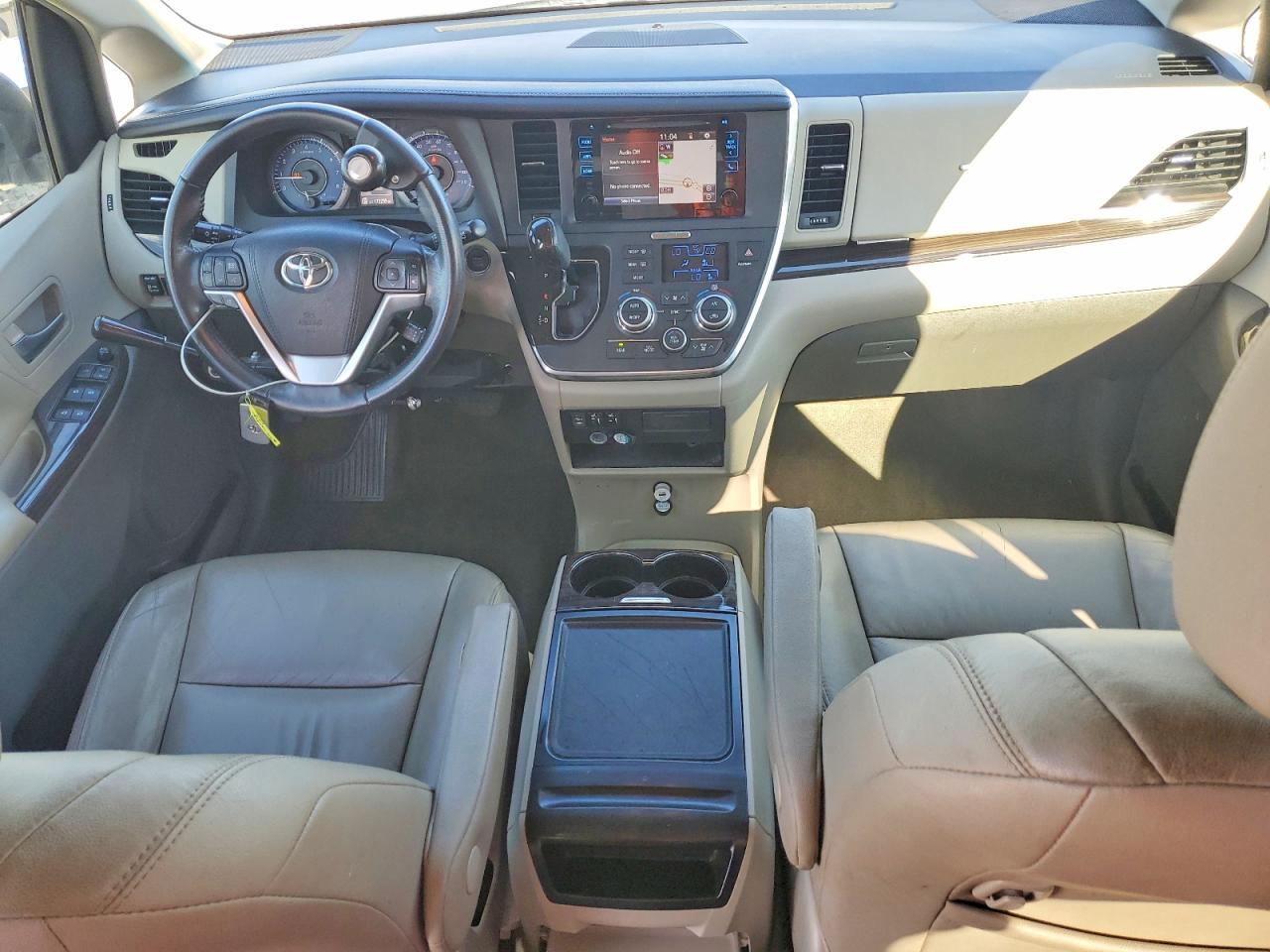 2016 TOYOTA SIENNA XLE 8-PASSENGER photo 8