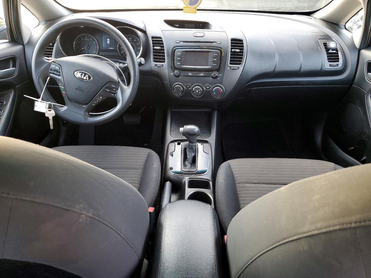 2017 KIA FORTE LX photo 8