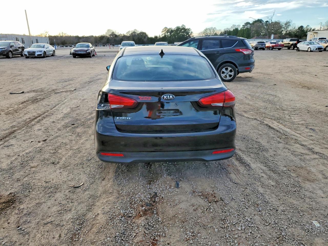 2017 KIA FORTE LX photo 6