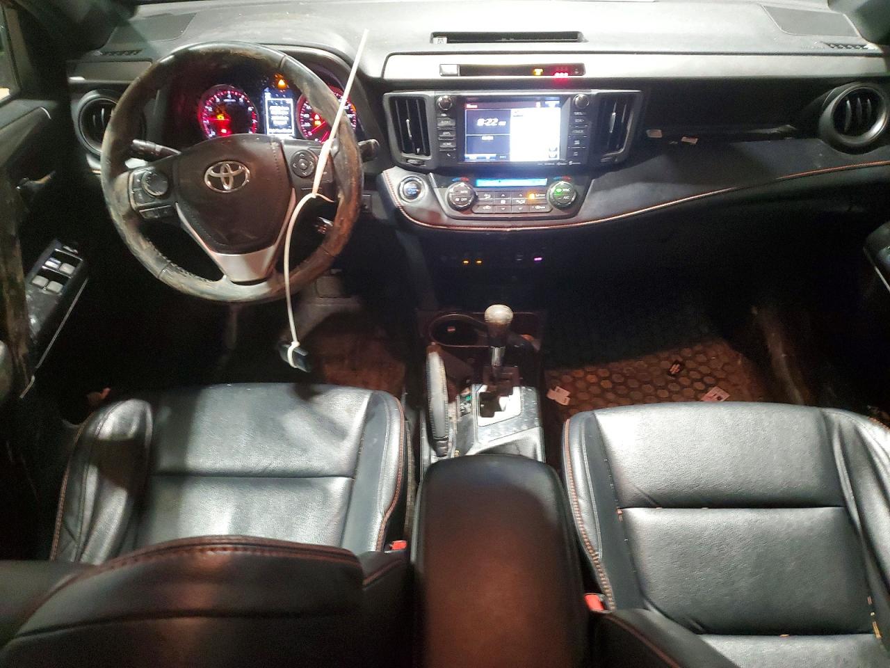 2018 TOYOTA RAV4 SE photo 8