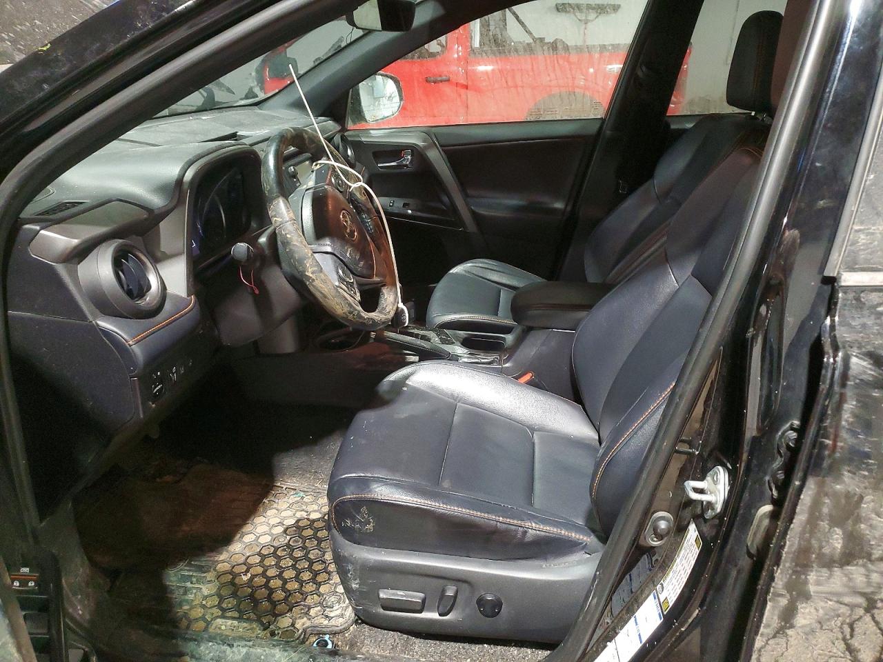 2018 TOYOTA RAV4 SE photo 7