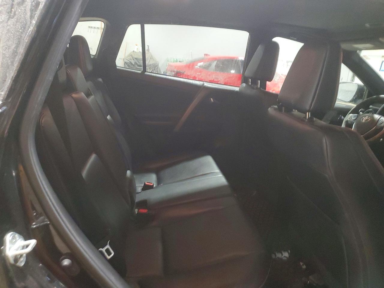 2018 TOYOTA RAV4 SE photo 11