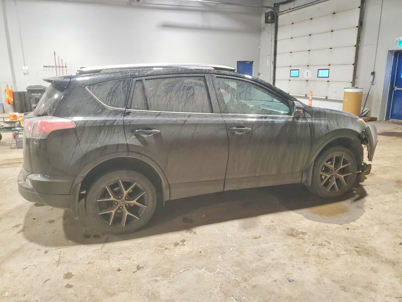 2018 TOYOTA RAV4 SE photo 3