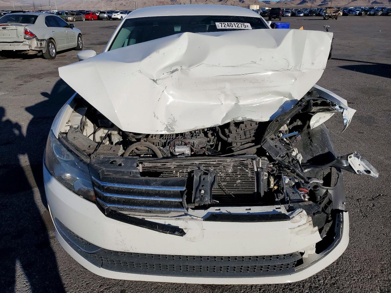 2015 VOLKSWAGEN PASSAT S photo 9