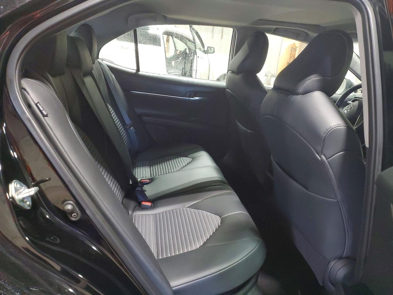2019 TOYOTA CAMRY HYBRID photo 10