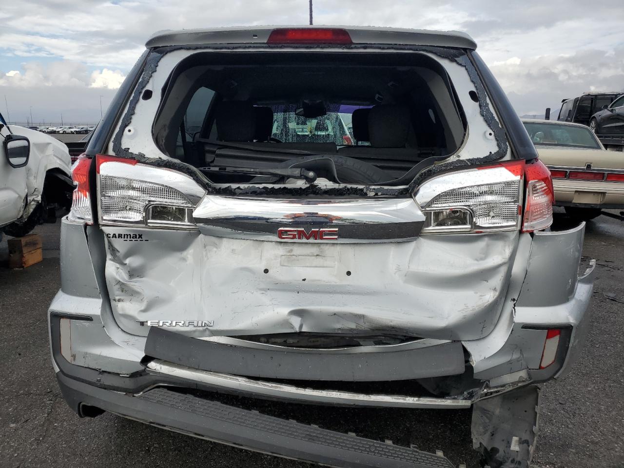 2017 GMC TERRAIN SLE photo 6