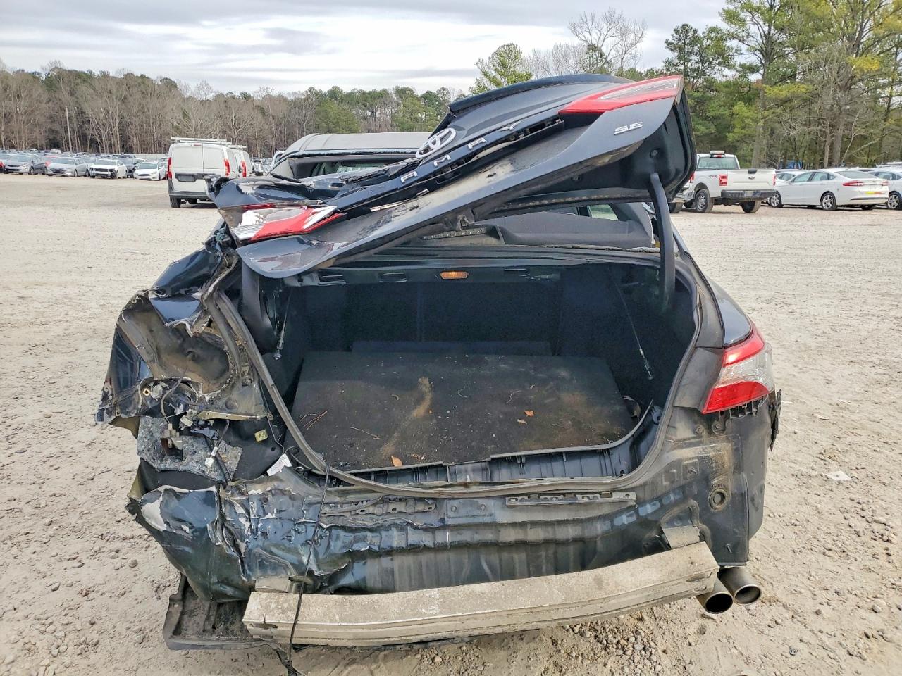 2018 TOYOTA CAMRY L photo 11