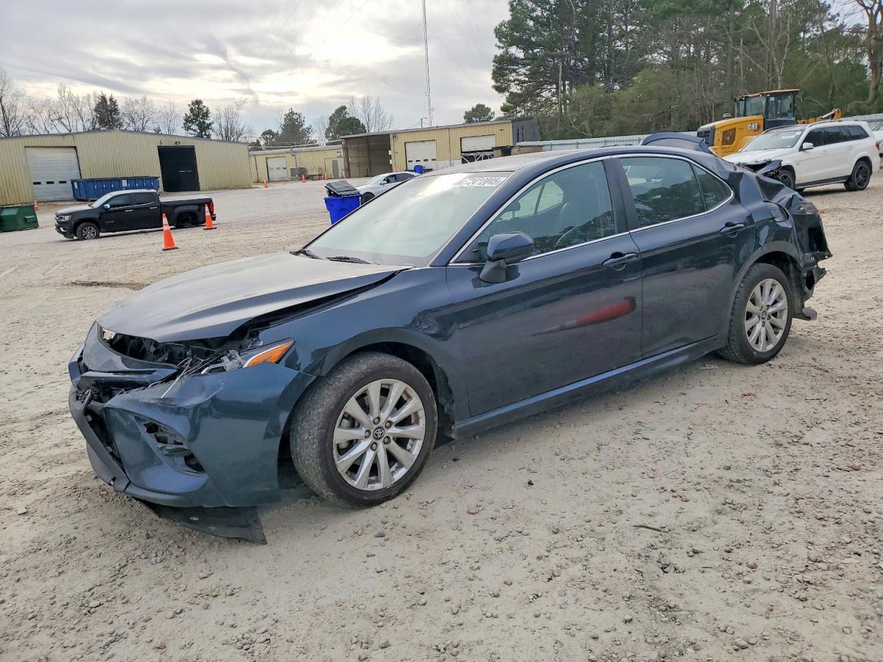 2018 TOYOTA CAMRY