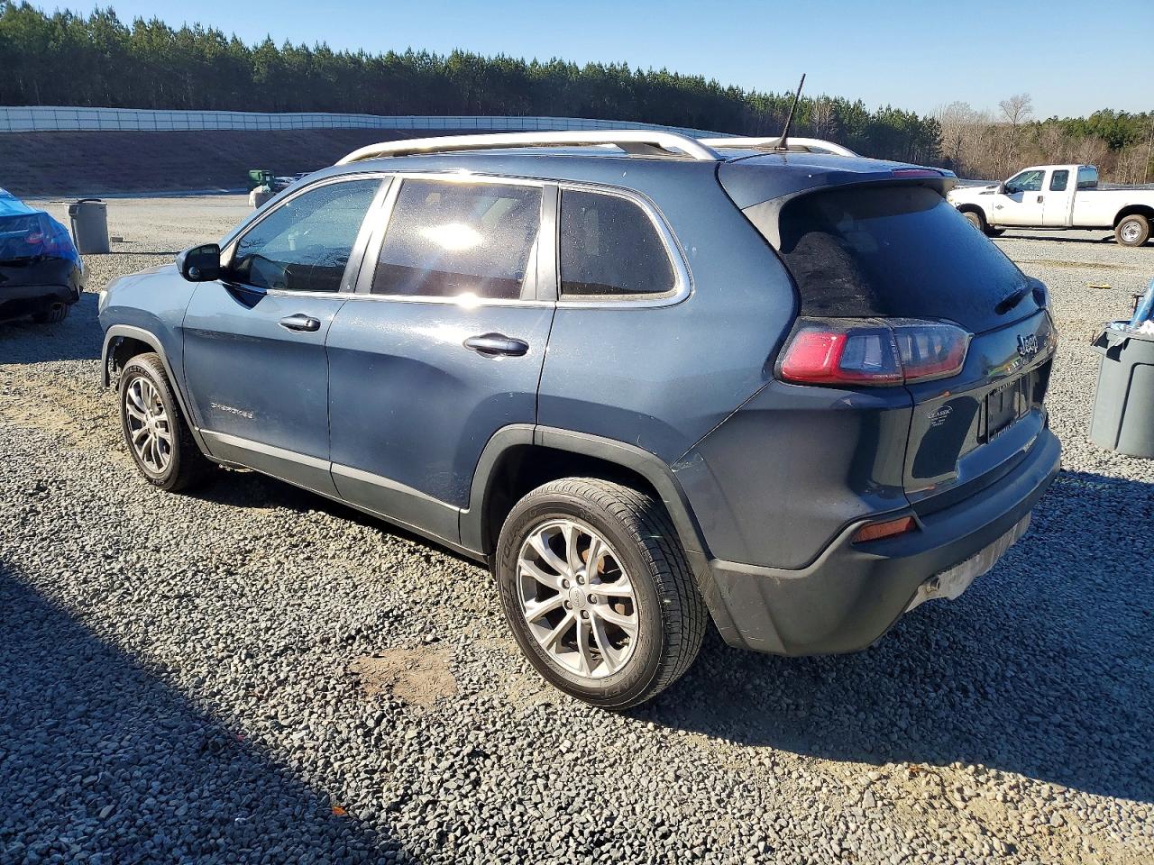 2019 JEEP CHEROKEE LATITUDE photo 2