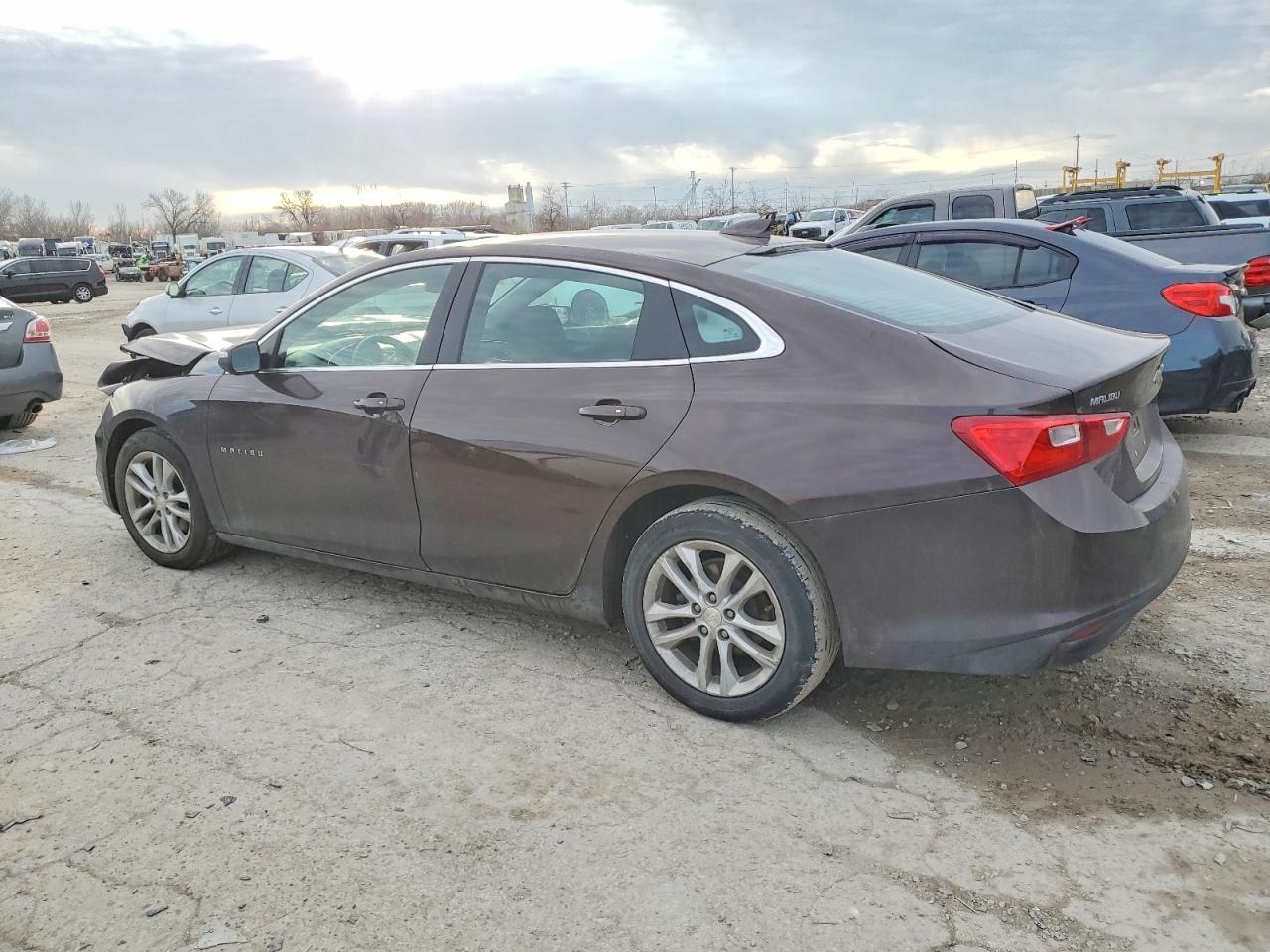 2016 CHEVROLET MALIBU LT photo 3