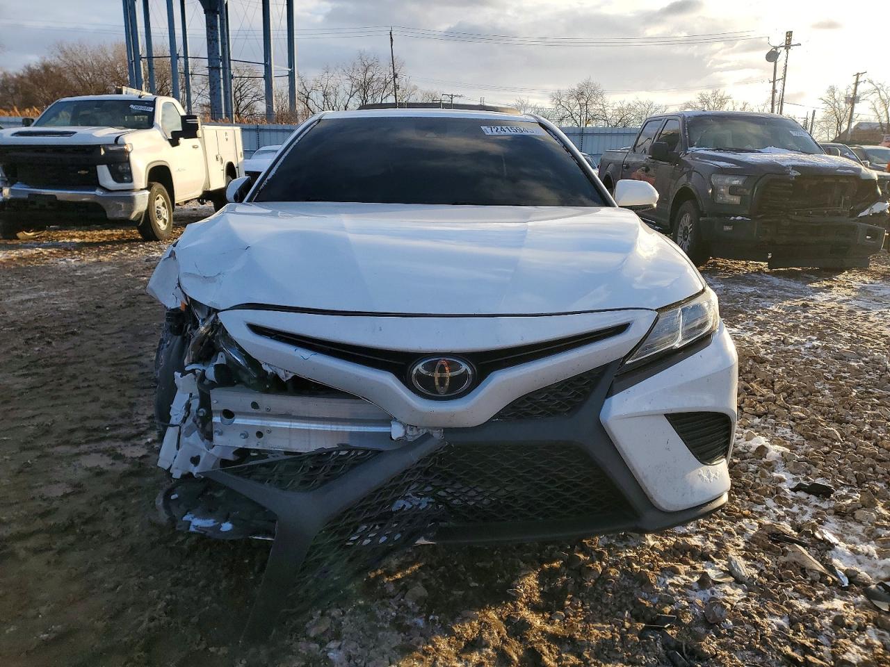 2020 TOYOTA CAMRY SE photo 5