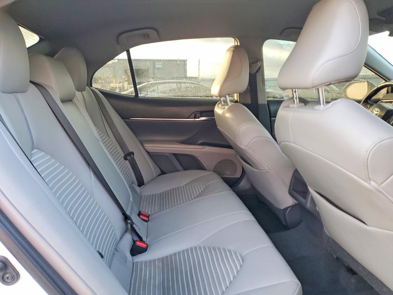 2020 TOYOTA CAMRY SE photo 10